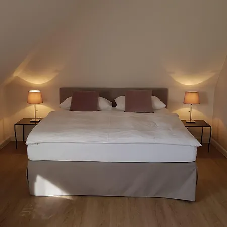 מלון The Little 3*