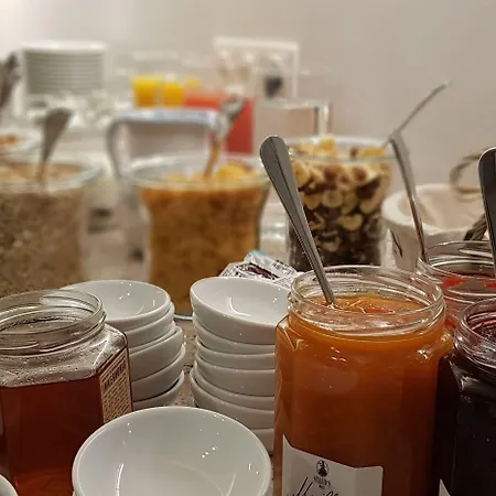 מלון The Little 3*