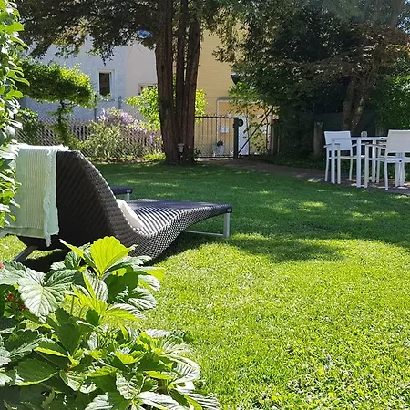 Отель The Little 3*