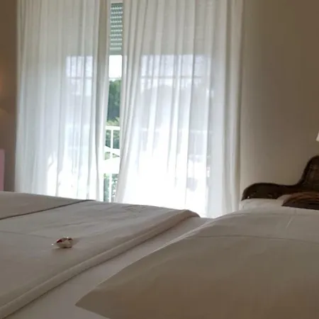 Отель The Little 3*